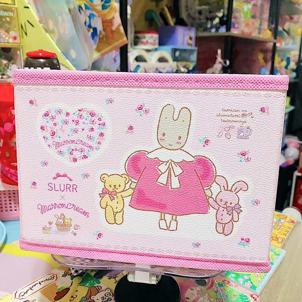 Marroncream storage bin